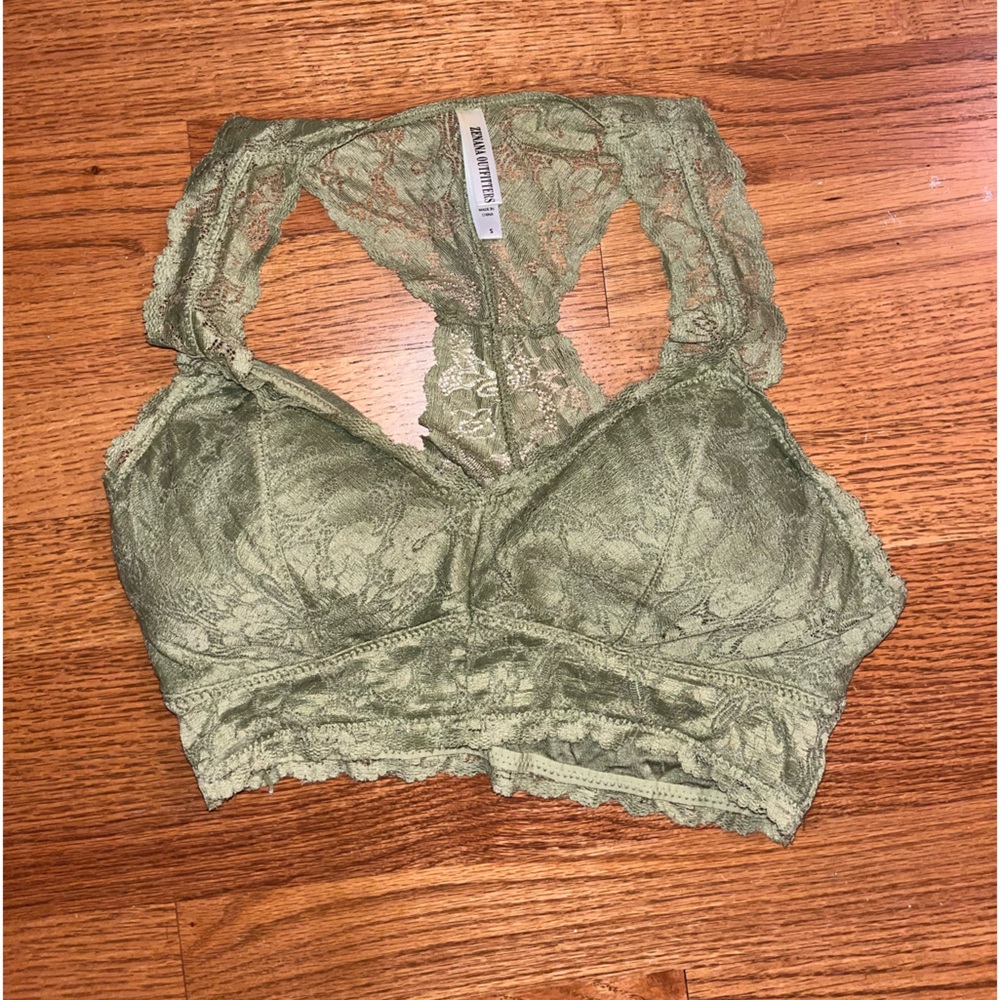 NWOT🌵🌵light green zenana bralette